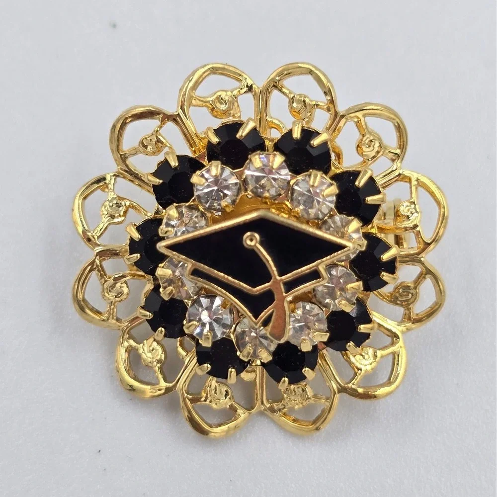 Vintage Gold Tone Graduation Cap Mortarboard Filigree Brooch Pin Rhinestone‎